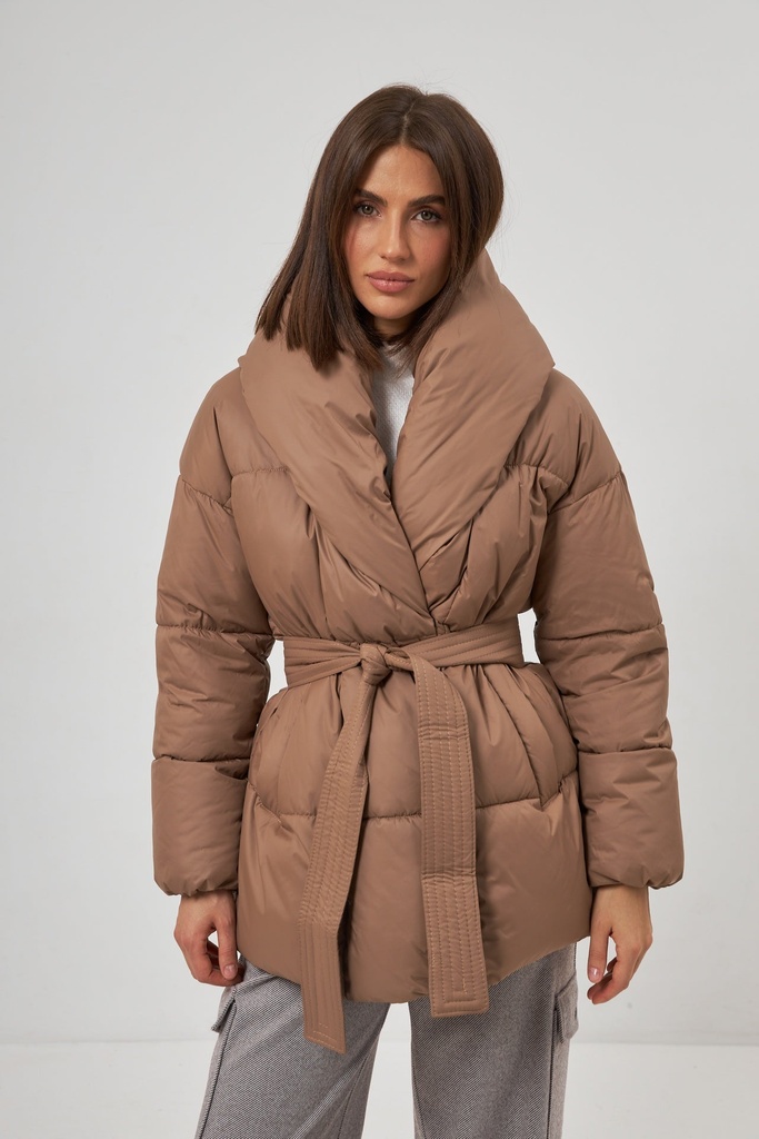 Jacket with a wide collar and belt