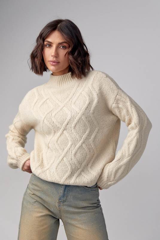 Sweater knitted rhombuses