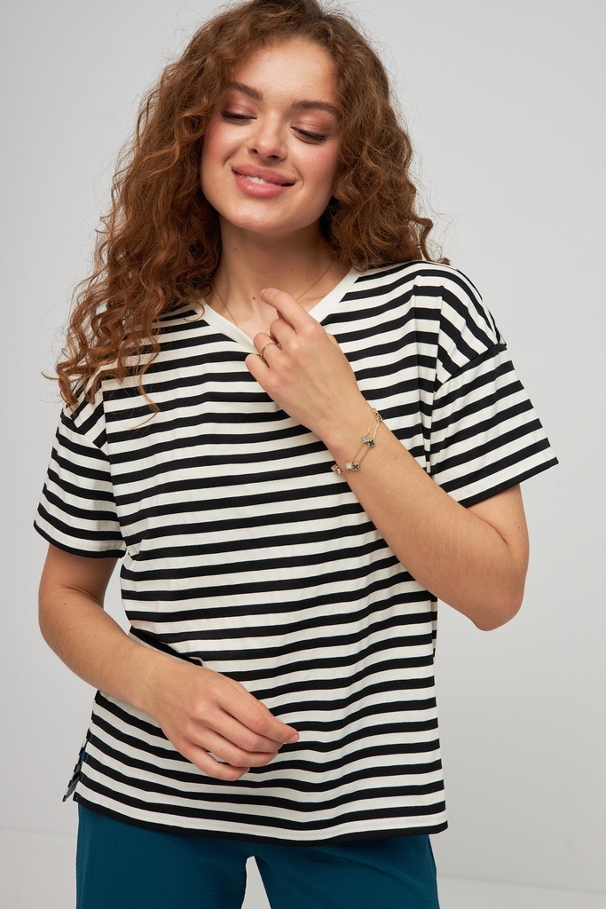 Tricou în dungi