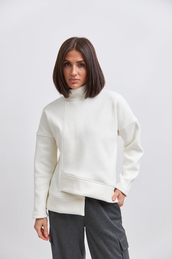 Sweatshirt with asymmetrical hem